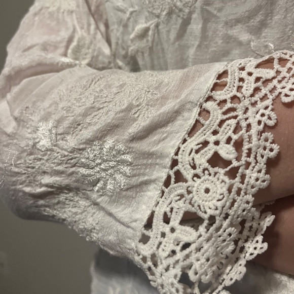 Zara - Floral Blouse, Hip length: Women's Size M - Picture 6 of 7